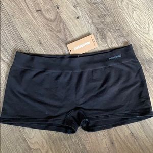 Patagonia active mesh boy shorts - medium (NTW)